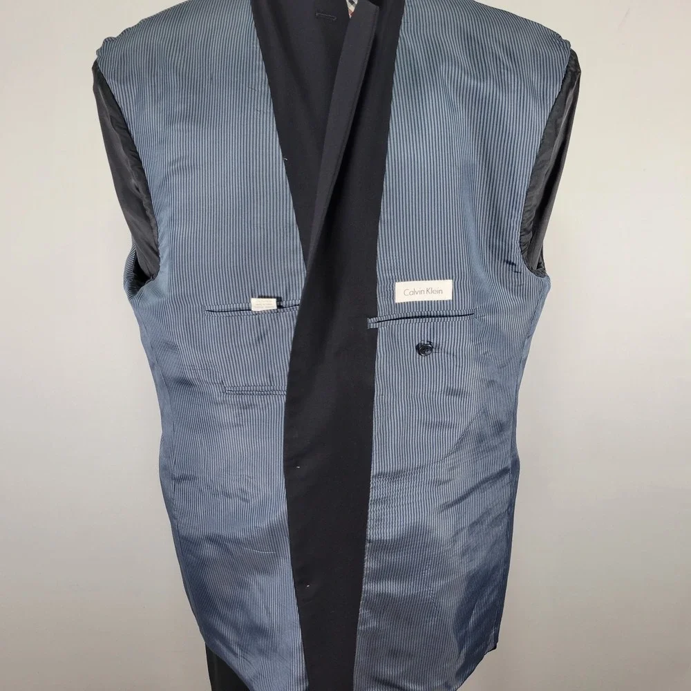 Calvin Klein Men's Sport Coat Blazer Two‎ Silver Button Deep Navy Wool Size 54L